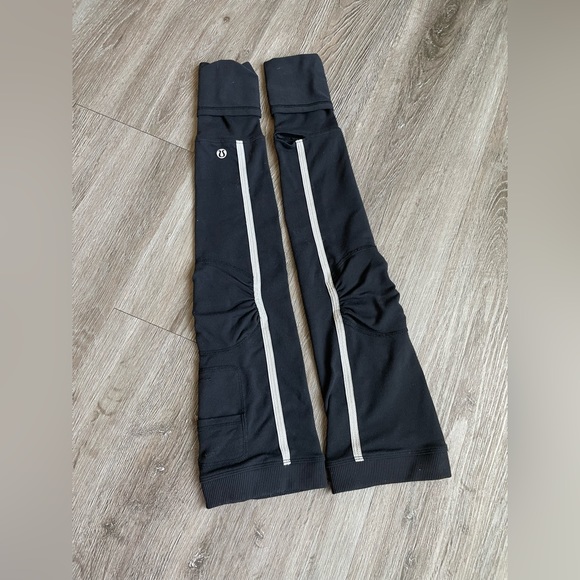 Lululemon Armwarmer - Picture 2 of 8